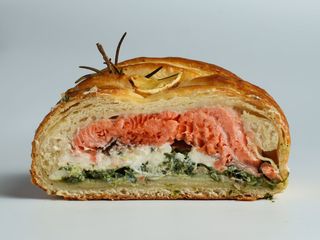 Пиріг з лососем, крем сиром та шпинатом (125g)