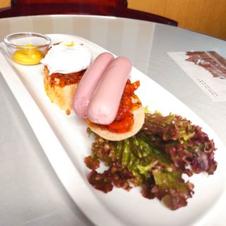 Тост з ковбаскою (220г)