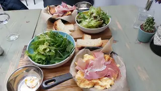 Omlet sa sirom i pršutom
