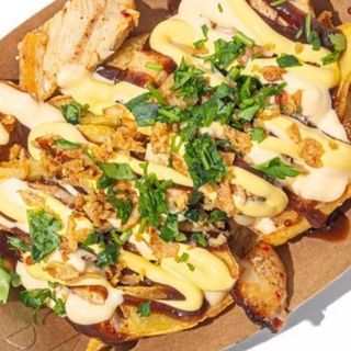 Картопляні діпи з куркою та зеленню і соусами/0.225