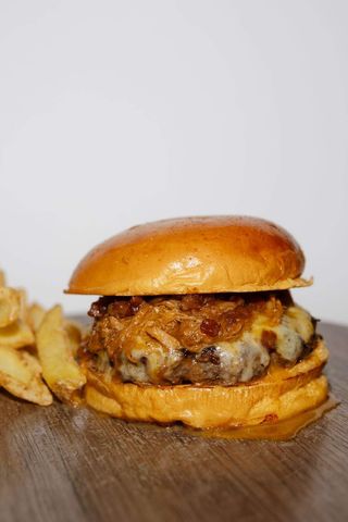 LA CLANDESTINA - MEJOR HAMBURGUESA DE LA RIOJA 2026
