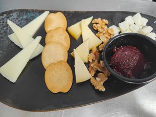 Tabla de quesos (1/2 ración)