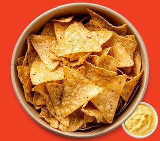 NACHOSY + DIP SEROWY