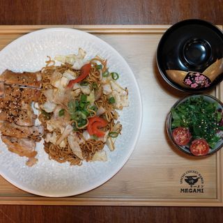 Y3. Yakisoba con pollo teriyaki