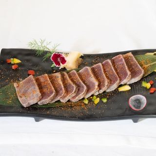 700-TATAKI ATÚN /TUNA (10 PCS)  D