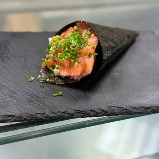 Temaki de Salmão Ebi