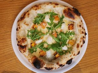 Піца з печеним гарбузом та крем сиром з рікоти (390g)