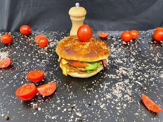 Hamburger vită + Coca Cola 1 L