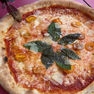 Pizza Margherita, Mediana