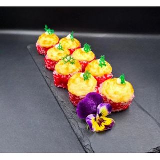 Рол запечений з лососем (320г)