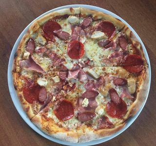 Pizza Carne