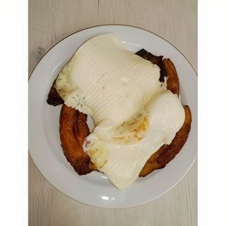 Plátano maduro con queso