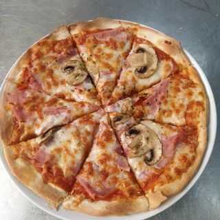 Pizza de Fiambre e Cogumelos