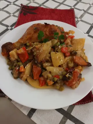 Пиле гювеч (400г)