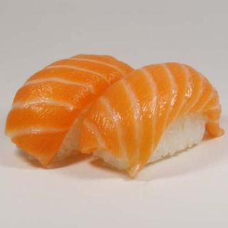 443. Nigiri Salmón (2 Uds.)