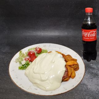 Pljeskavica sa Kajmakom + Coca Cola Zero