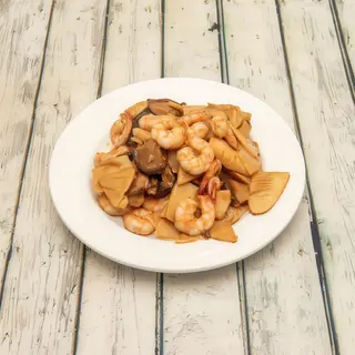 gambas con bambú y setas chinas