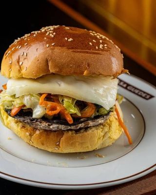 Sandes de cogumelo Portobello, Mix de Legumes e Queijo de Ovelha