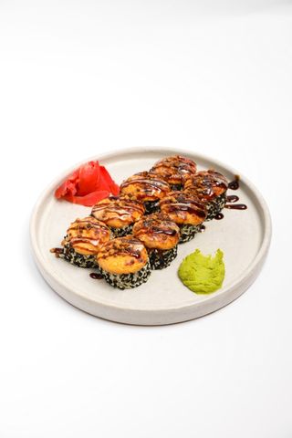 Запечений рол з вугрем та креветками