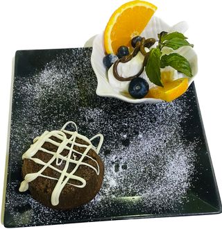 шоколадово суфле с топка ванилов сладолед