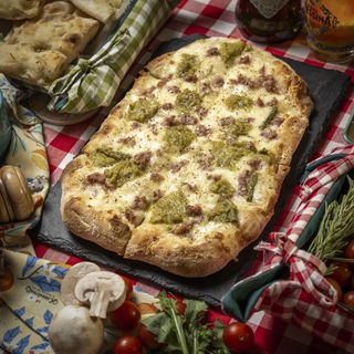 Pinsa Salsiccia, Pecorino si Sparanghel