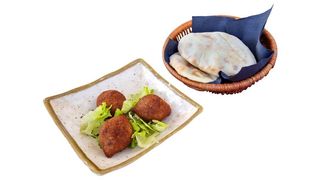 MEZZA Kibbe mi’lije vege i pita