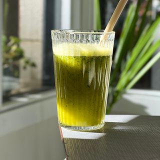 Pepino, naranja, piña y espinacas 