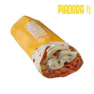 Salmone, fior di latte, pomodoro fresco e salsa tartara