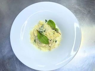 Тальятелле з курячим філе та печерицями (300 г)