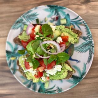 Bocadillo Aguacate y Feta