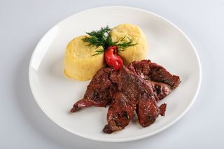 Cotlete de berbecut la gratar cu cartofi wedges