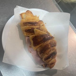 Panike Croissant manteiga e fiambre 