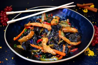 Wok Urechi de lemn & Pui