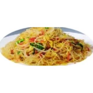 Fideos De Arroz Frito Con Verdura Y Huevo