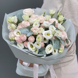 Bukiet n.91  Róża goląskowa i eustoma