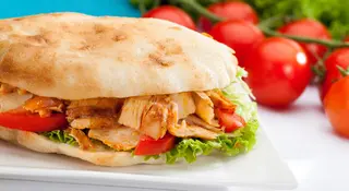 Донер в батоне из курицы (2 пор.)