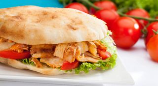 Донер в батоне из курицы (2 пор.)