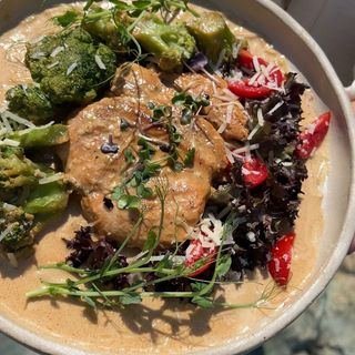 Chicken breast with broccoli