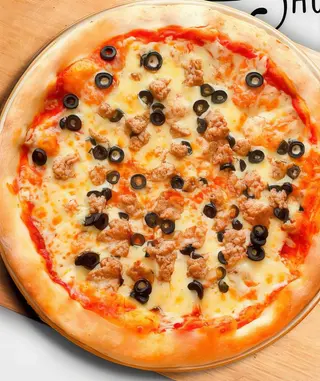 Pizza De Atún (Mediana)