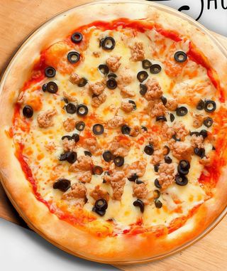 Pizza De Atún (Mediana)