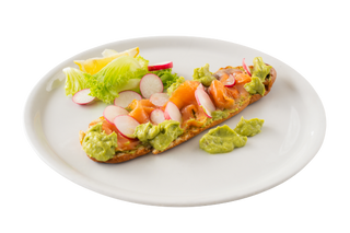 Avokado tost sa lososom