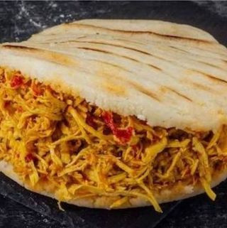Arepa De Pollo Guisado (1 Ud.)