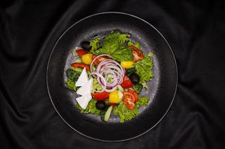 Салат грецький (240/30г)