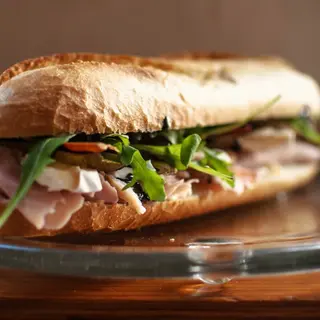 bocadillo de carne picada
