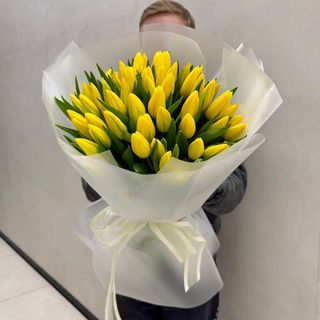 51 жовтий тюльпан 