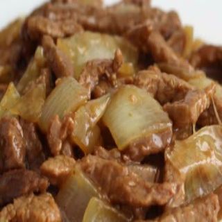 Ternera Con Cebollas