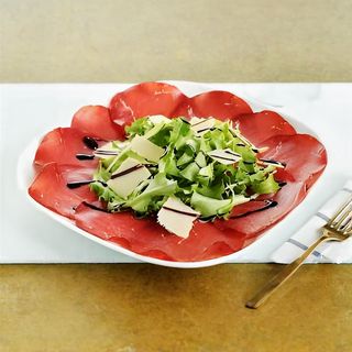 Bresaola con rucola e grana