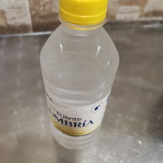 Agua sin gas pewuen̈a