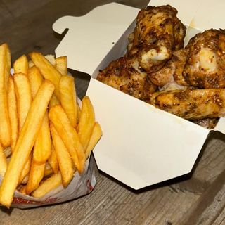 Grillowane skrzydełka z kurczaka 40 szt. + 2x frytki