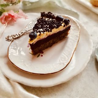 Black borovnica torta parče